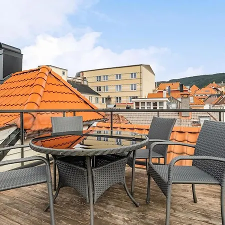 Dinbnb I Historical Two-floor With Rooftop Panorama I 1645 Heritage * ベルゲン