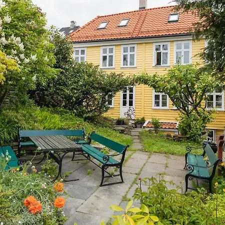 アパート Dinbnb I Historical Two-floor With Rooftop Panorama I 1645 Heritage *