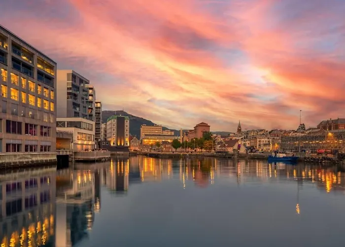 Dinbnb I Historical Two-floor With Rooftop Panorama I 1645 Heritage Apartmán Bergen